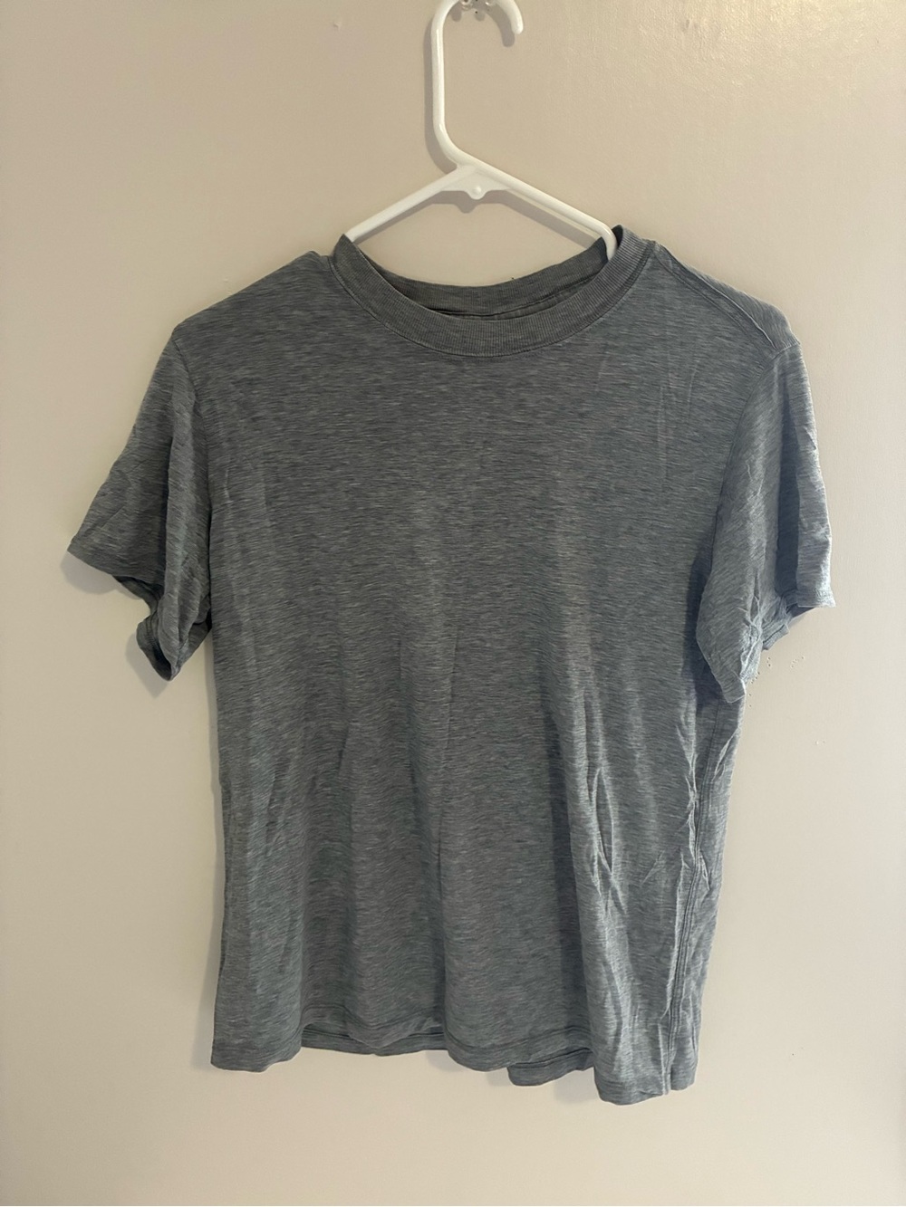 Women’s Gray Short Sleeve Athletic Shirt SZ 8